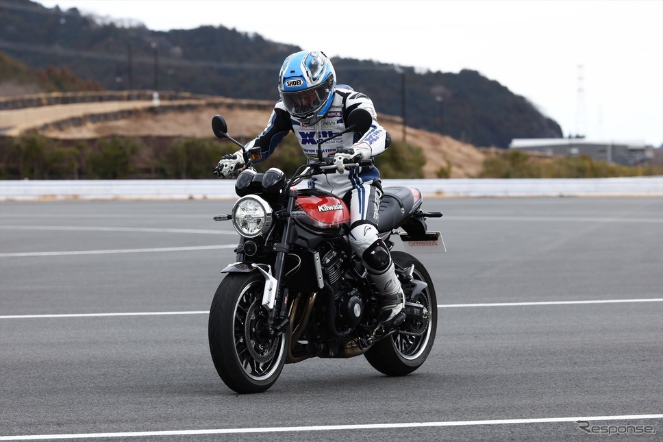 Z900RS(SHOWAハイパフォーマンスシリーズKIT装着車)《写真提供 日立Astemo》