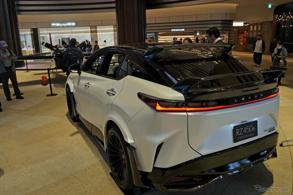 限定100台で販売された「LEXUS RZ450e特別仕様車“F SPORT Performance”」《写真撮影 会田肇》