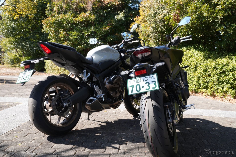 ホンダ CB650R E-Clutch(左)とヤマハ MT-09 Y-AMT(右)《写真撮影 柳田由人》