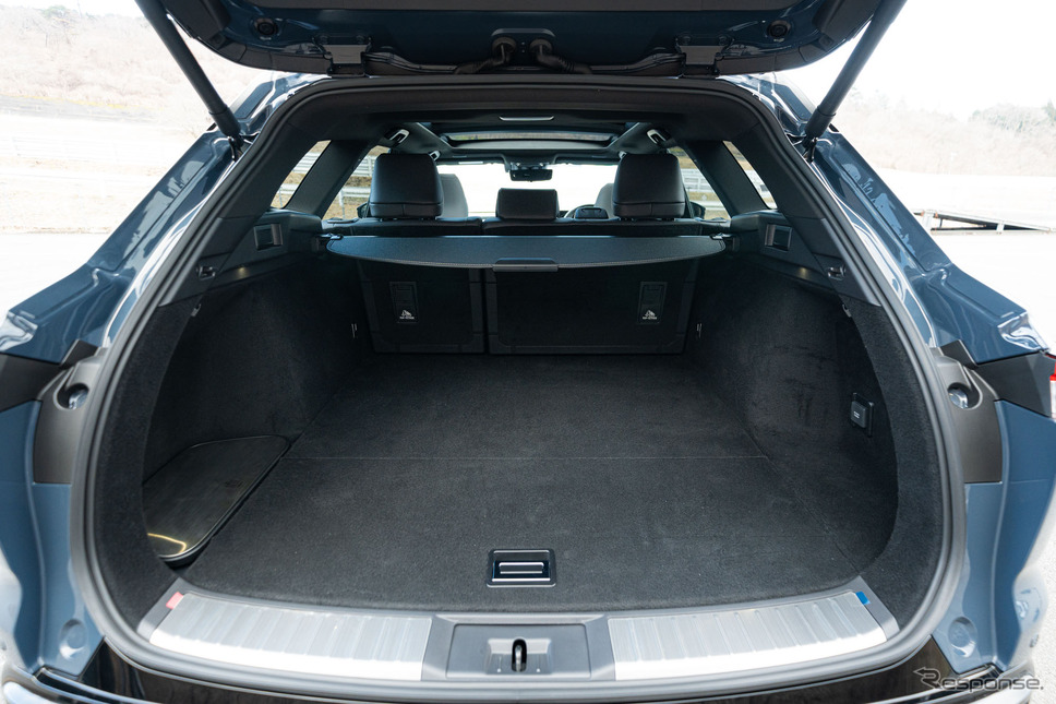 トヨタ クラウンエステート PHEV(プロトタイプ)《写真提供 トヨタ自動車》