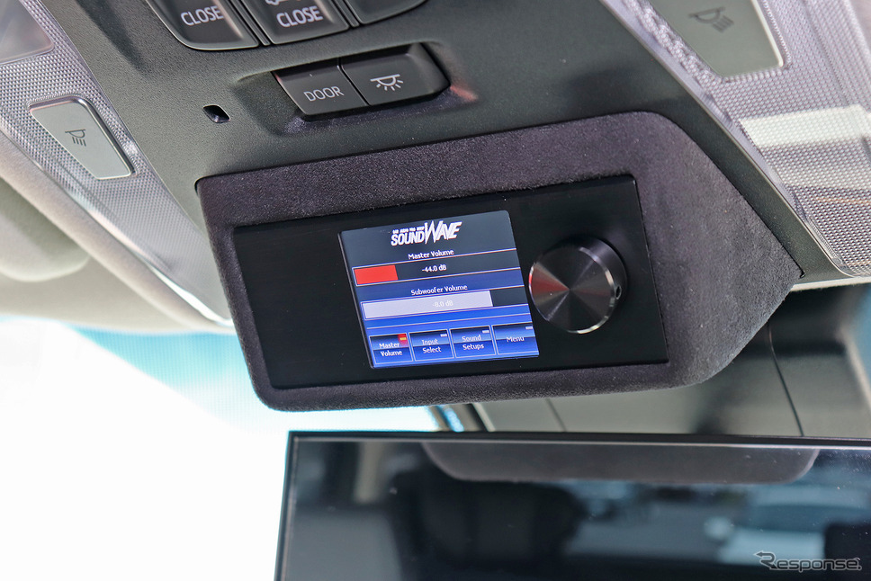 「パワーアンプ内蔵DSP」が搭載されたオーディオカーの一例(製作ショップ:サウンドウェーブ<茨城県>)。Photo by 太田祥三