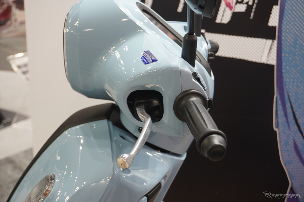 ヤマハがサプライズ公開した125ccスクーター『Fazzio(ファッジオ)』(大阪モーターサイクルショー2025)《写真撮影 宮崎壮人》