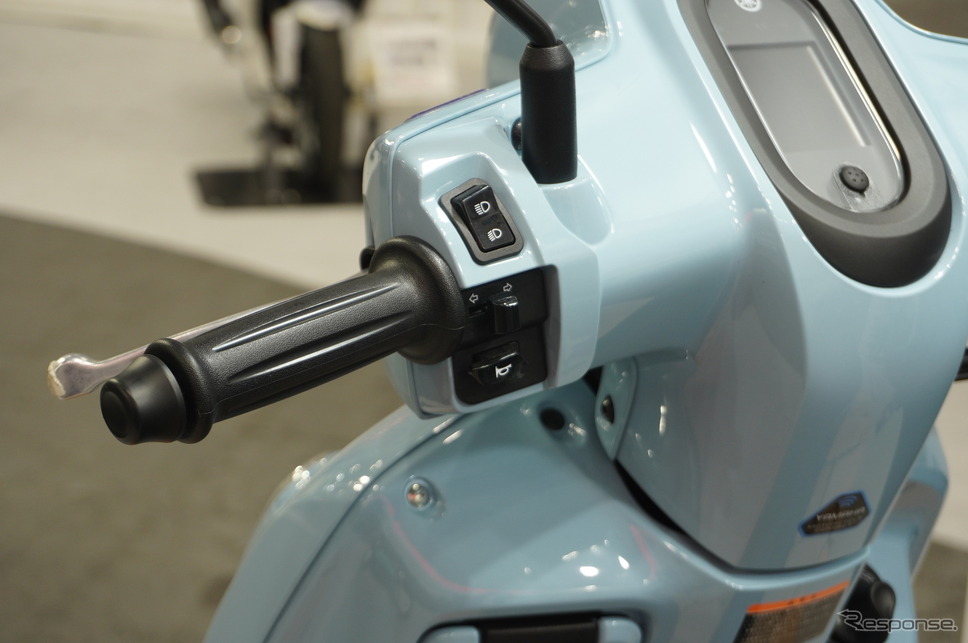 ヤマハがサプライズ公開した125ccスクーター『Fazzio(ファッジオ)』(大阪モーターサイクルショー2025)《写真撮影 宮崎壮人》