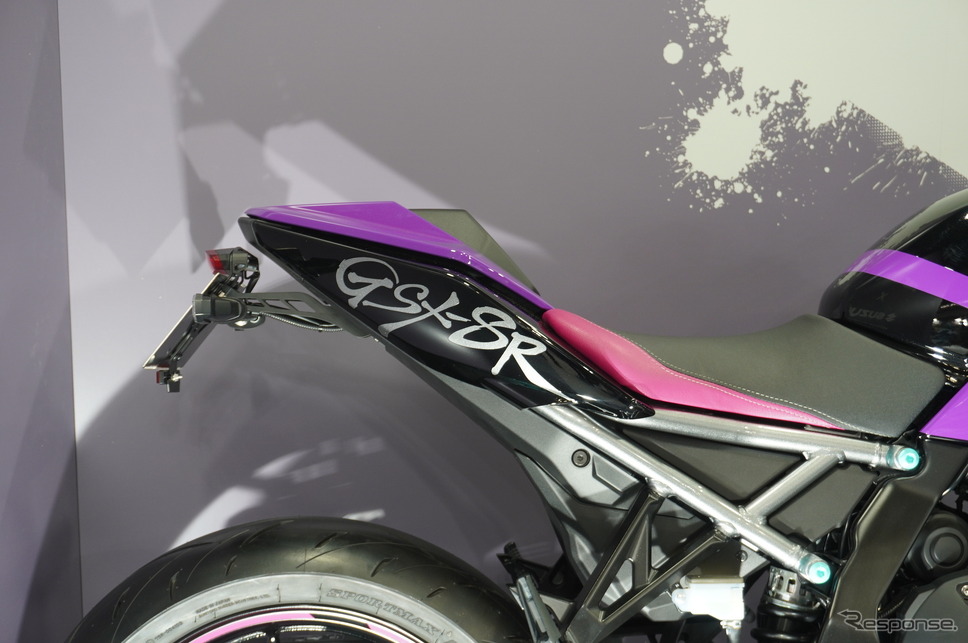 『ストリートファイター6』とコラボレーションした『GSX-8R Tuned by JURI』(大阪モーターサイクルショー2025)《写真撮影 宮崎壮人》