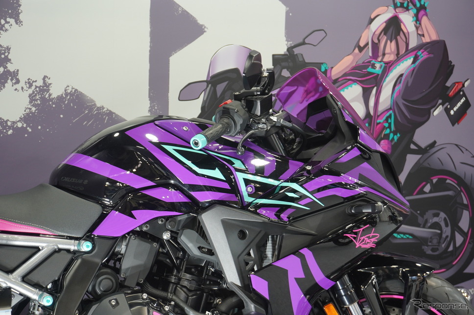 『ストリートファイター6』とコラボレーションした『GSX-8R Tuned by JURI』(大阪モーターサイクルショー2025)《写真撮影 宮崎壮人》