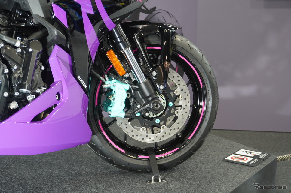 『ストリートファイター6』とコラボレーションした『GSX-8R Tuned by JURI』(大阪モーターサイクルショー2025)《写真撮影 宮崎壮人》