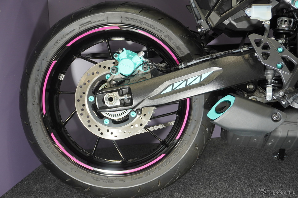 『ストリートファイター6』とコラボレーションした『GSX-8R Tuned by JURI』(大阪モーターサイクルショー2025)《写真撮影 宮崎壮人》