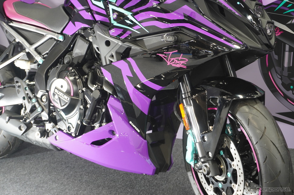 『ストリートファイター6』とコラボレーションした『GSX-8R Tuned by JURI』(大阪モーターサイクルショー2025)《写真撮影 宮崎壮人》