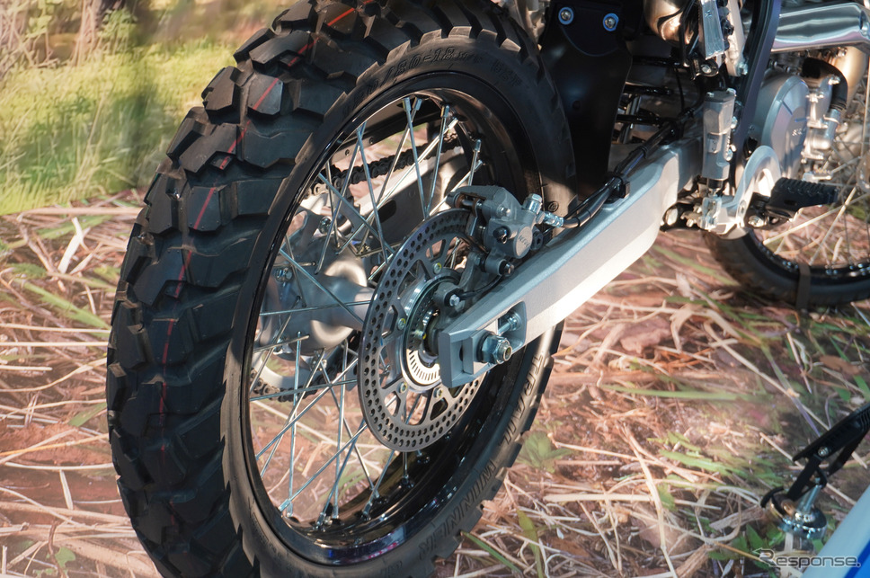 スズキ DR-Z4S(大阪モーターサイクルショー2025)《写真撮影 宮崎壮人》
