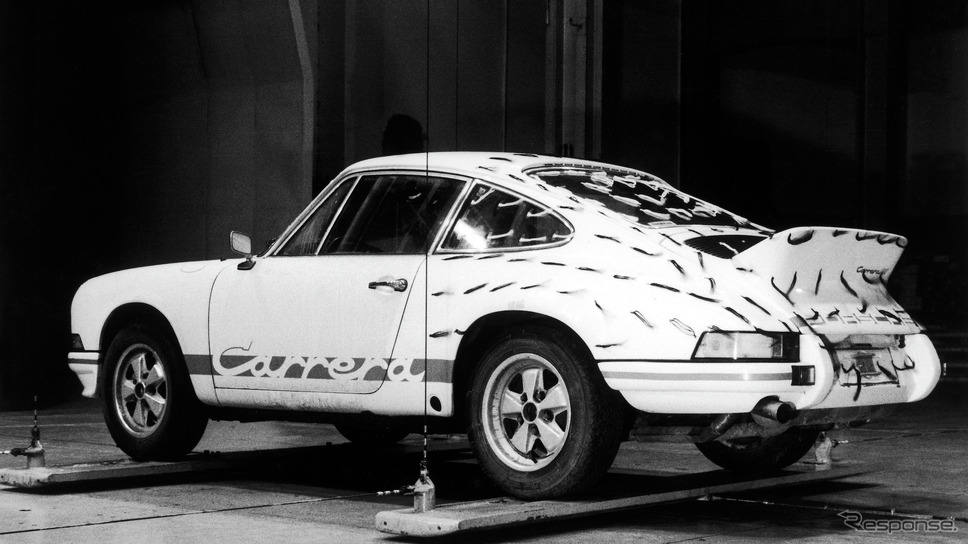 911 Carrera RS 2.7(1973年)《photo by Porsche》