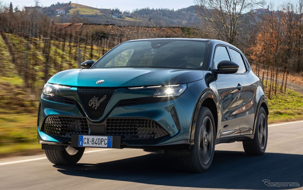 アルファロメオ・ジュニア イブリダ Q4《photo by Alfa Romeo》