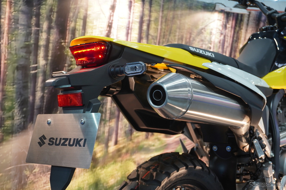 スズキ DR-Z4S(大阪モーターサイクルショー2025)《写真撮影 宮崎壮人》