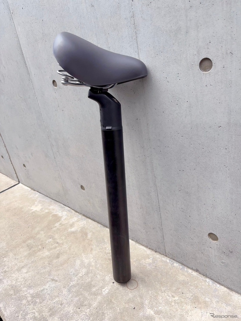 電動アシスト自転車「VELMO HORIZON」《写真提供 アベントゥーライフ》