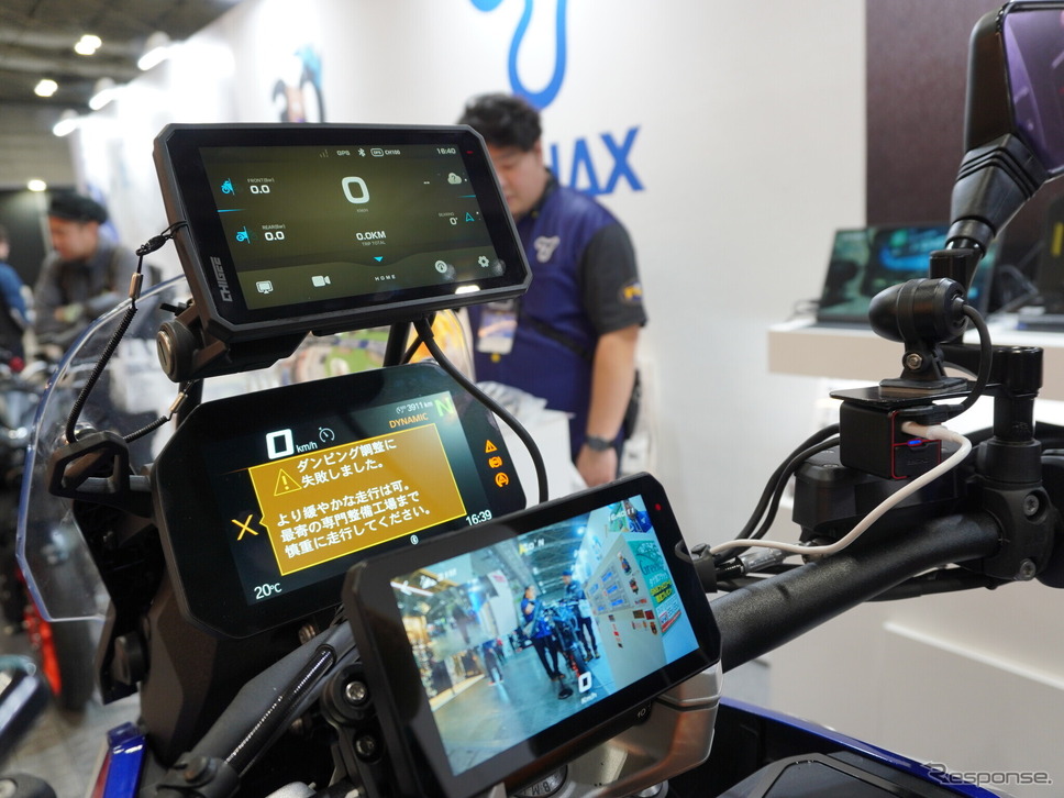タナックスのスマートライドモニター(大阪モーターサイクルショー2025)《写真撮影 青木タカオ》