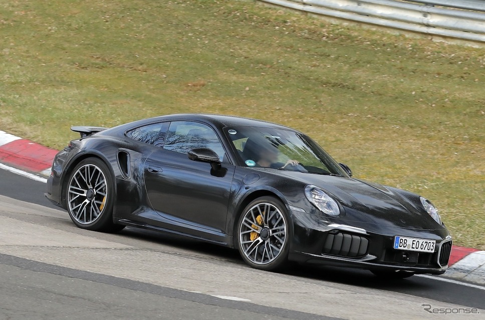 ポルシェ 911ターボS 改良新型のプロトタイプ《APOLLO NEWS SERVICE》