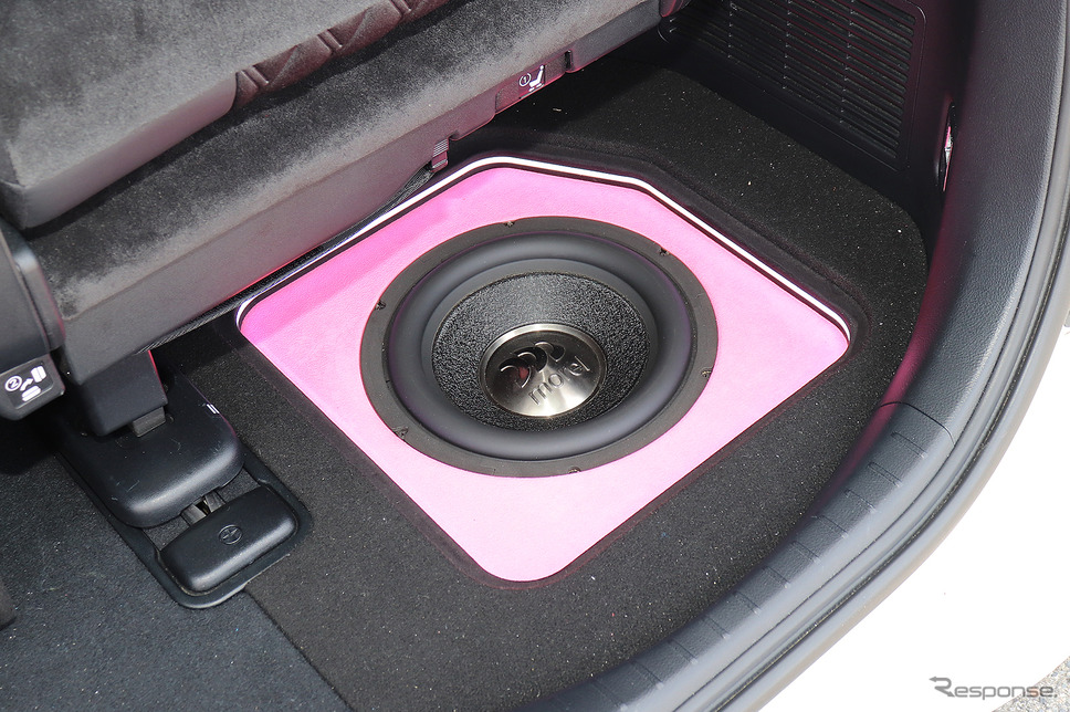 「パワーアンプ内蔵DSP」が搭載されたオーディオカーの一例(製作ショップ:イースト<大阪府>)。Photo by 太田祥三