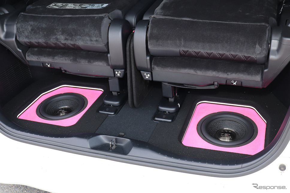 「パワーアンプ内蔵DSP」が搭載されたオーディオカーの一例(製作ショップ:イースト<大阪府>)。Photo by 太田祥三