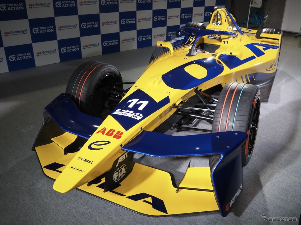東京都庁に展示されたフォーミュラEマシン(2月)《写真撮影 高木啓》