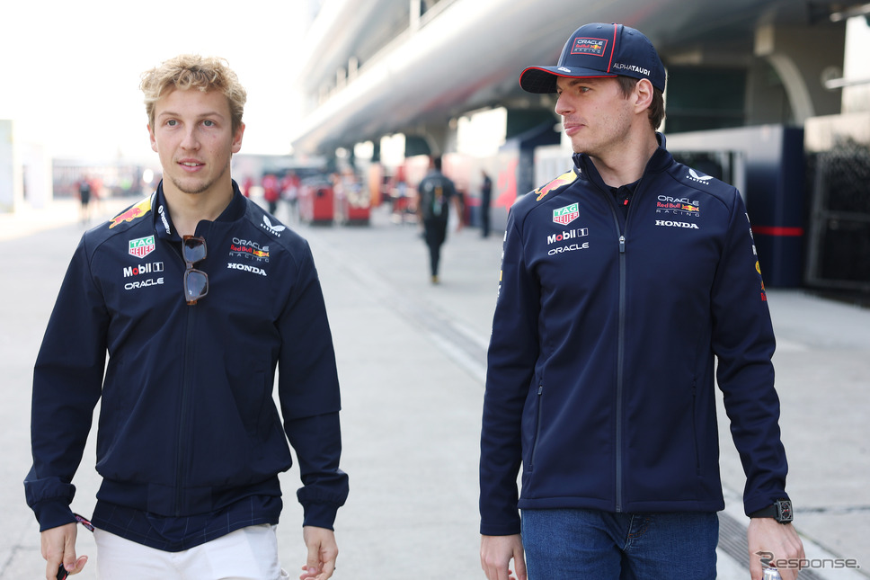リアム・ローソンとマックス・フェルスタッペン(2025年F1第2戦 中国GP)。《photo by Red Bull Content Pool》