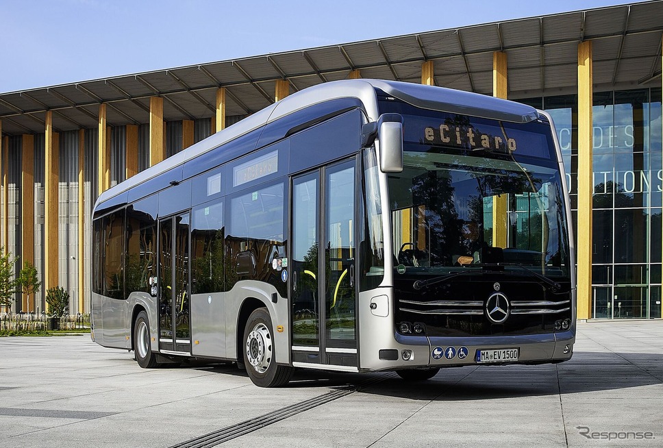 メルセデスベンツの新型電気バス『eCitaro K』《photo by Mercedes-Benz》