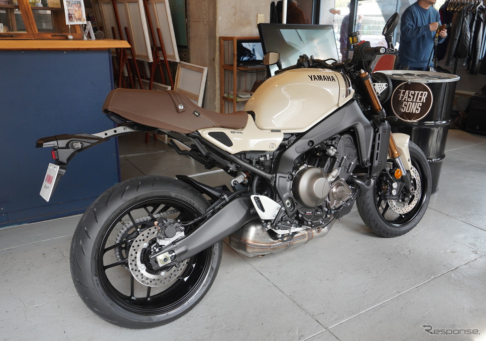 ヤマハ XSR900 2025年モデル(セラミックアイボリー)《写真撮影 宮崎壮人》