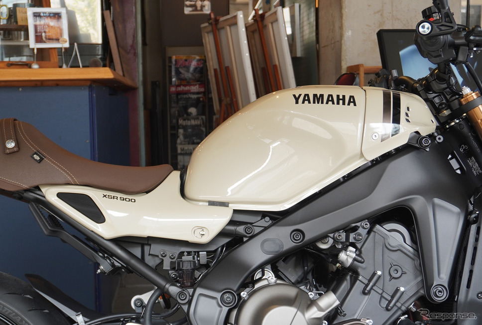 ヤマハ XSR900 2025年モデル(セラミックアイボリー)《写真撮影 宮崎壮人》
