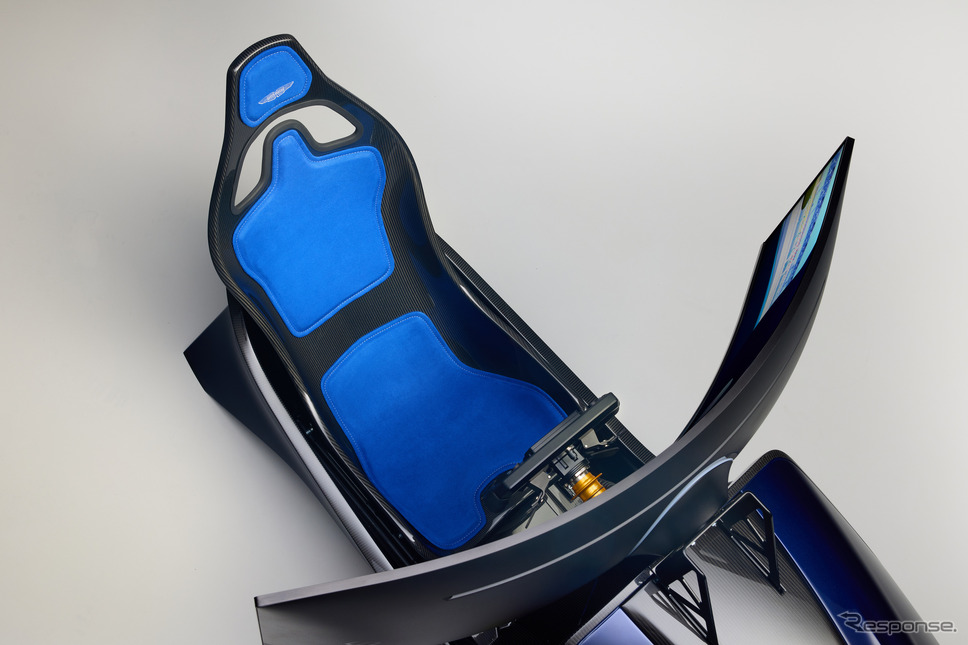 アストンマーティンとカーブレーシングシミュレーターズが共同開発した最新のレーシングシミュレーター「AMR-C01-R」《photo by Curv Racing Simulators》