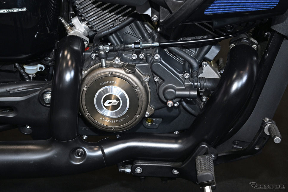 QJモーター SRV400VS(東京モーターサイクルショー2025)《写真撮影 安藤貴史》