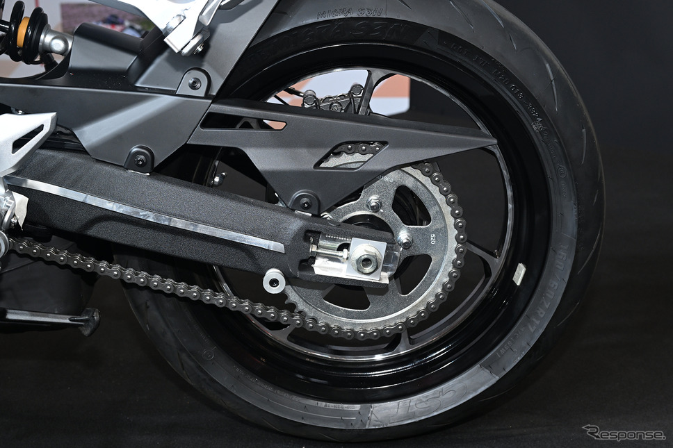 QJモーター SRK400RS(東京モーターサイクルショー2025)《写真撮影 安藤貴史》