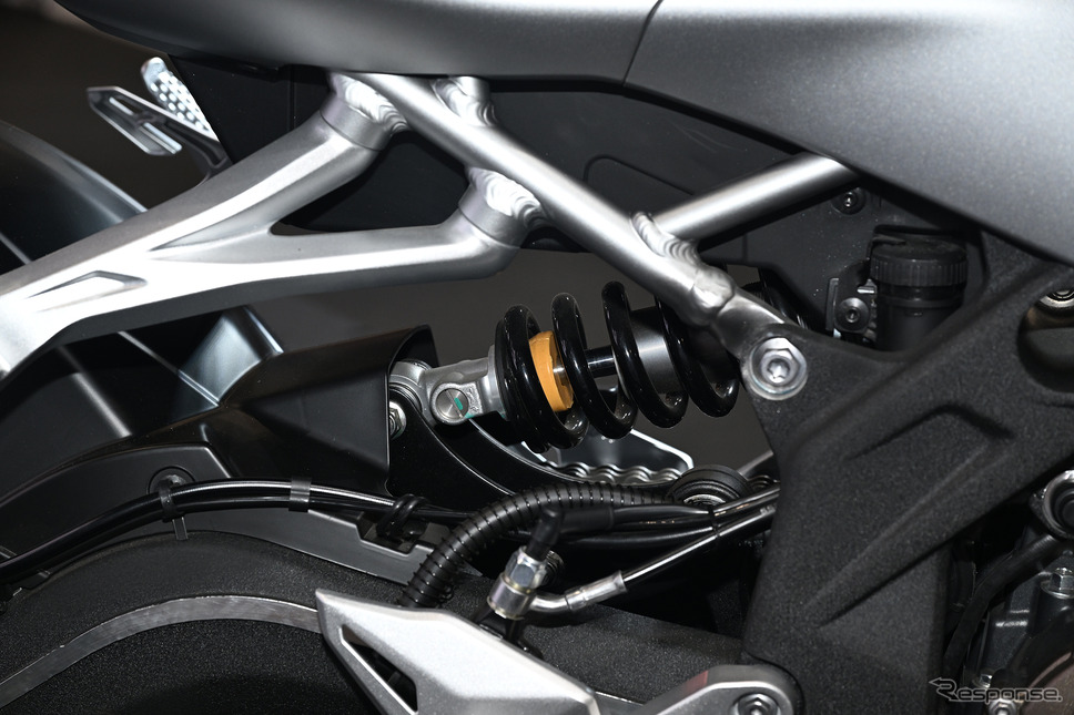 QJモーター SRK400RS(東京モーターサイクルショー2025)《写真撮影 安藤貴史》