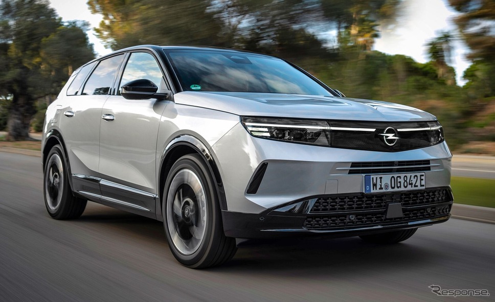 オペル『グランドランド』新型のPHEV《photo by Opel》