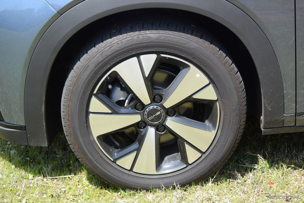 ドルフィン ロングレンジのアルミホイール。タイヤは205/55R16サイズのブリヂストン「エコピアEP150」。《写真撮影 井元康一郎》