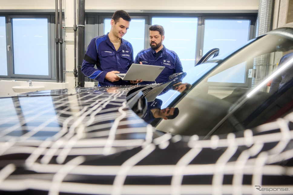 BMW『iX3』の試作車を生産開始《photo by BMW》