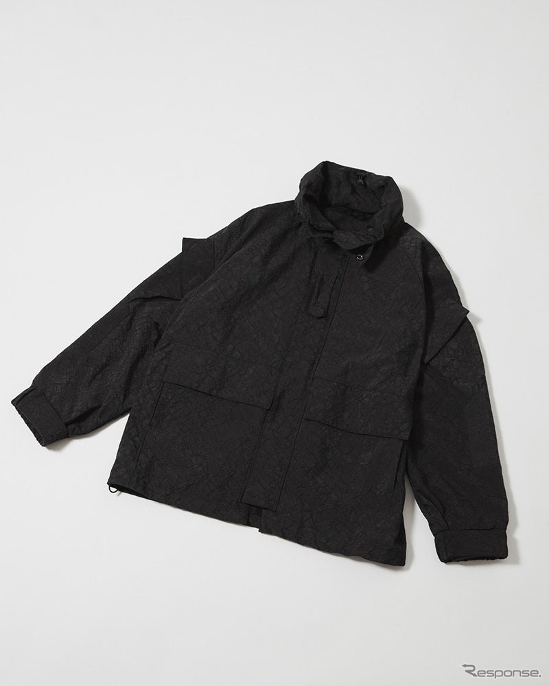 AIRBAG EXTENDED WEATHER JACKET《写真提供 アーバンリサーチ》
