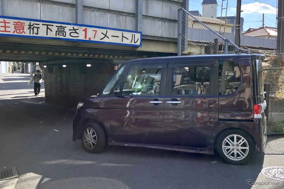 桁下1.7m、東武線・牛田付近《写真撮影 高木啓》