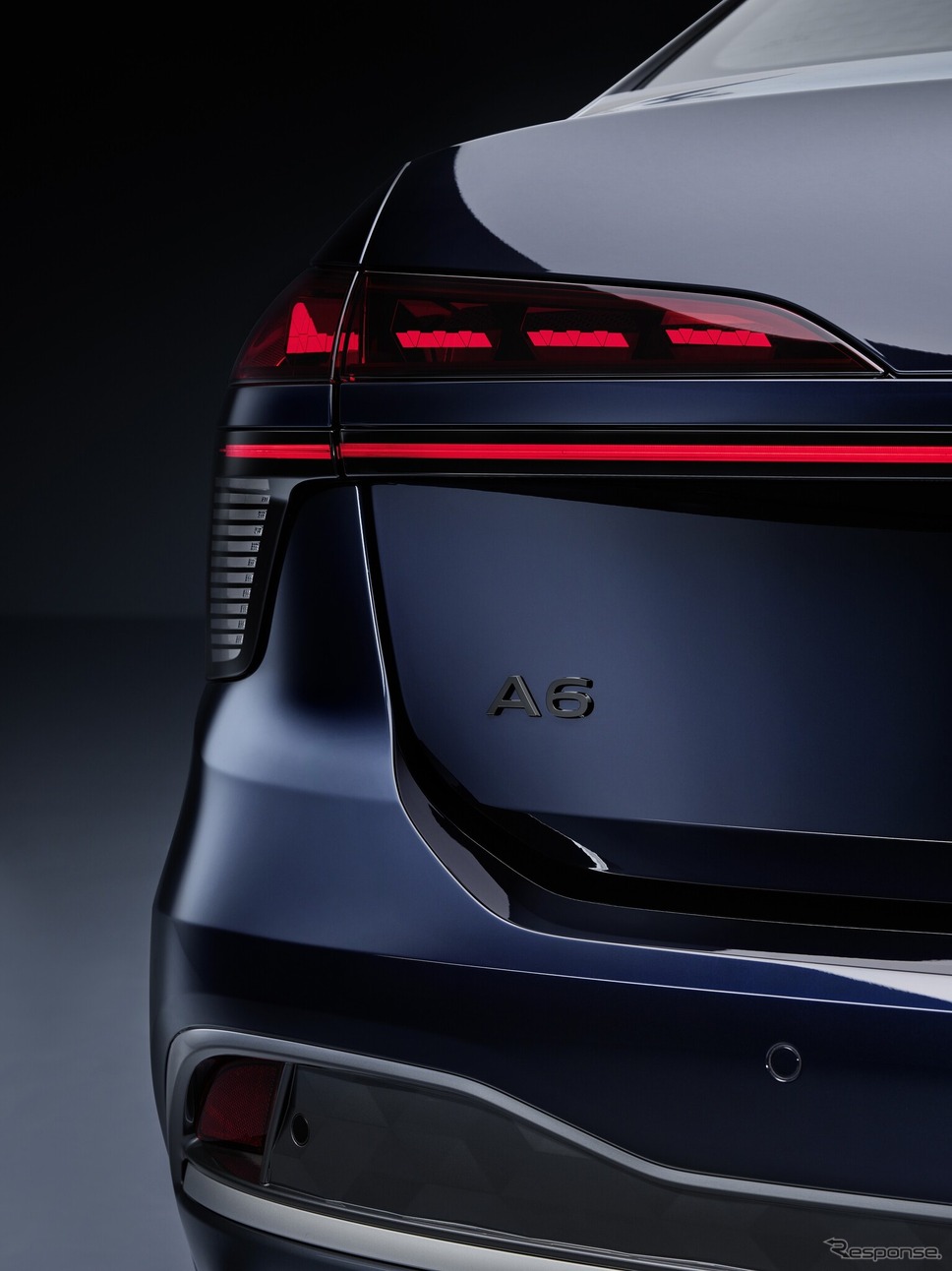 アウディ A6セダン 新型のティザー《photo by Audi》