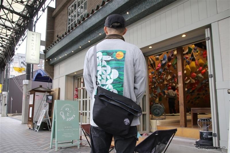 豊田合成とボルダリングジム「KNOT」のコラボによる「KNOTコラボ2WAYバッグ」《写真提供 豊田合成》