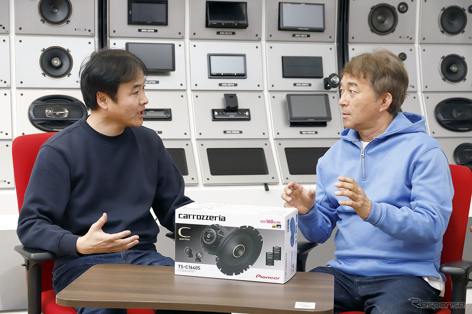 レースに携わる木下氏と音の世界に携わる照井氏の会話で『共通言語』が多い事に驚く《写真撮影 小林岳夫》
