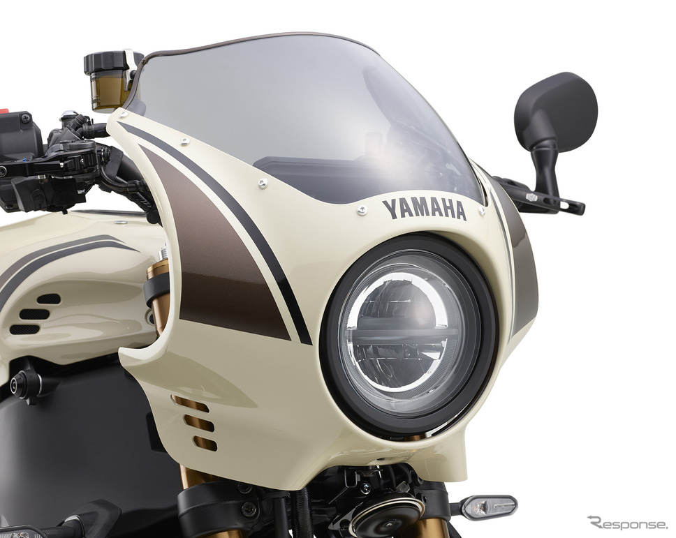 XSR900 2025年モデル用「フロントカウル アイボリー」《写真提供 ワイズギア》