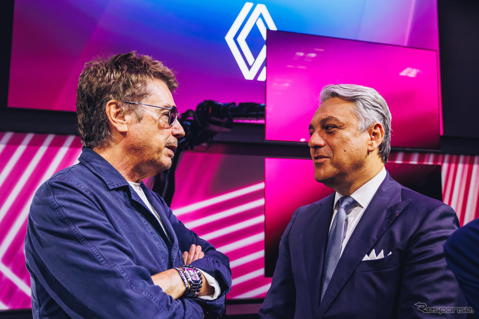 ジャン=ミシェル・ジャール氏(左)とルノーグループのルカ・デメオCEO《photo by Renault》