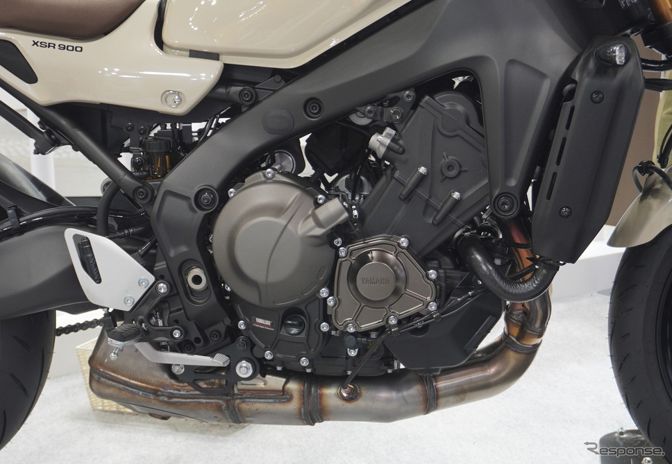 ヤマハ XSR900 ABS 2025年モデルのエンジン《写真撮影 宮崎壮人》