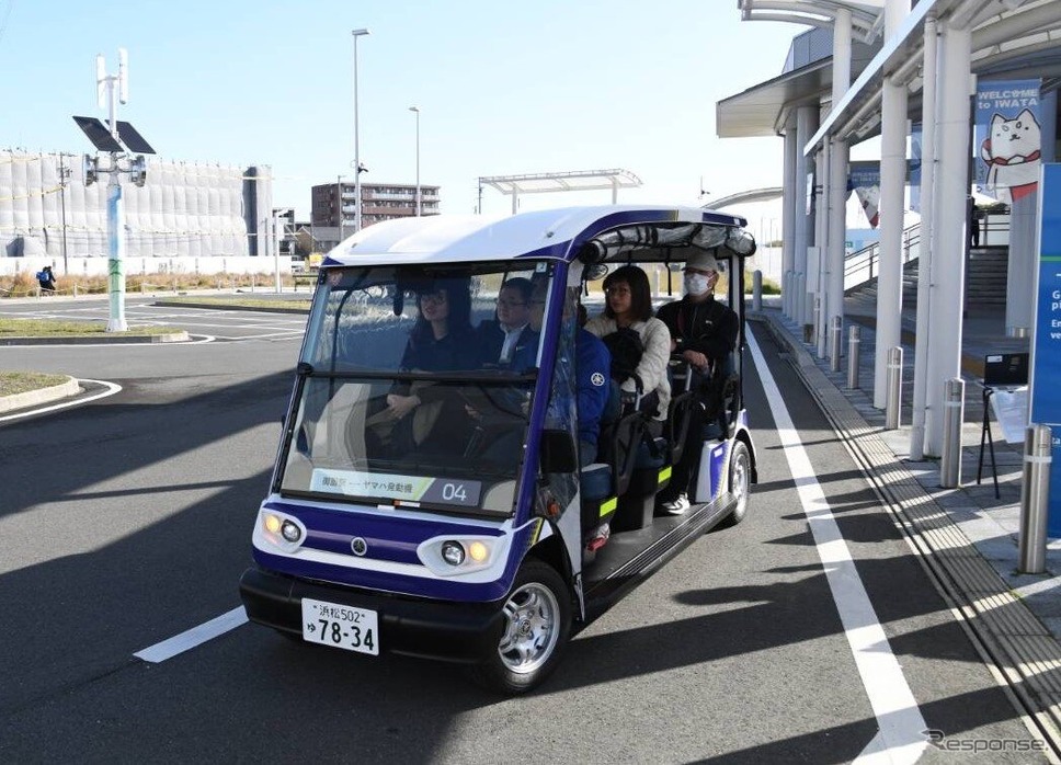 ヤマハ発動機が静岡県磐田市のJR御厨駅と本社の間で従業員の通勤向けに、グリーンスローモビリティ(グリスロ)の運行を開始《写真提供 ヤマハ発動機》