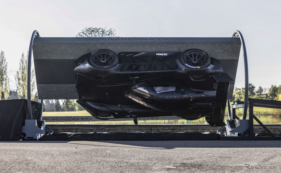 マクマートリー・オートモーティブの「VP1」が世界初となる車両の逆さま走行に成功《photo by McMurtry》