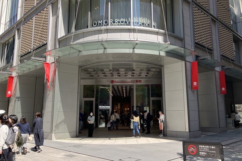 日本橋高島屋S.C.。Audi City 日本橋は正面入ってすぐ左手《写真撮影 高木啓》