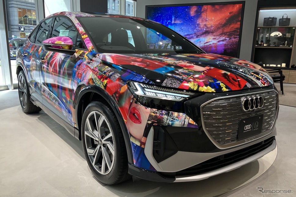 蜷川実花コラボ Q4 Sportback e-tron ラッピングカー《写真撮影 高木啓》