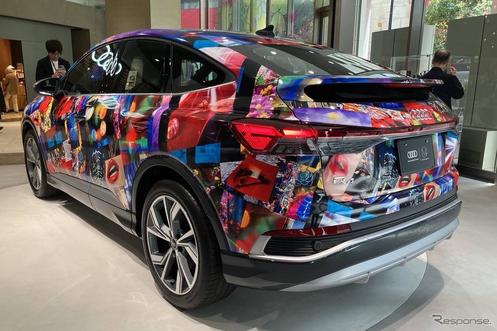 蜷川実花コラボ Q4 Sportback e-tron ラッピングカー《写真撮影 高木啓》