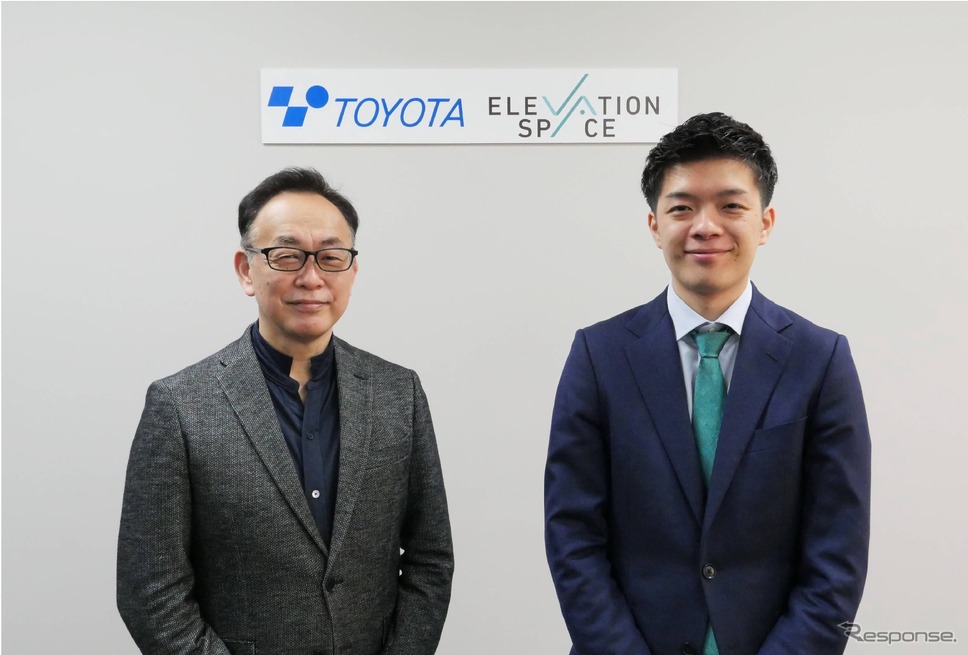 豊田自動織機 経営役員 技術統括:一条 恒 氏(左)、ElevationSpace 代表取締役CEO:小林 稜平(右)《写真提供 ElevationSpace》
