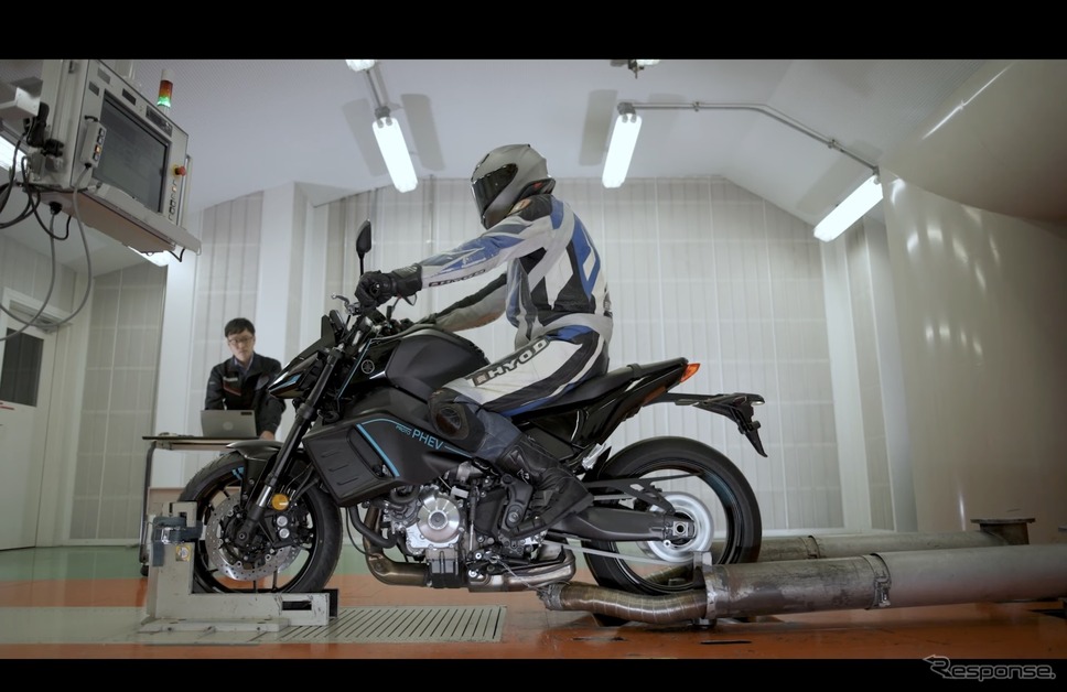 電動技術への新たな挑戦(2)として公開されたヤマハの大型バイク向けプラグインハイブリッド技術《ヤマハ発動機公式チャンネルより》