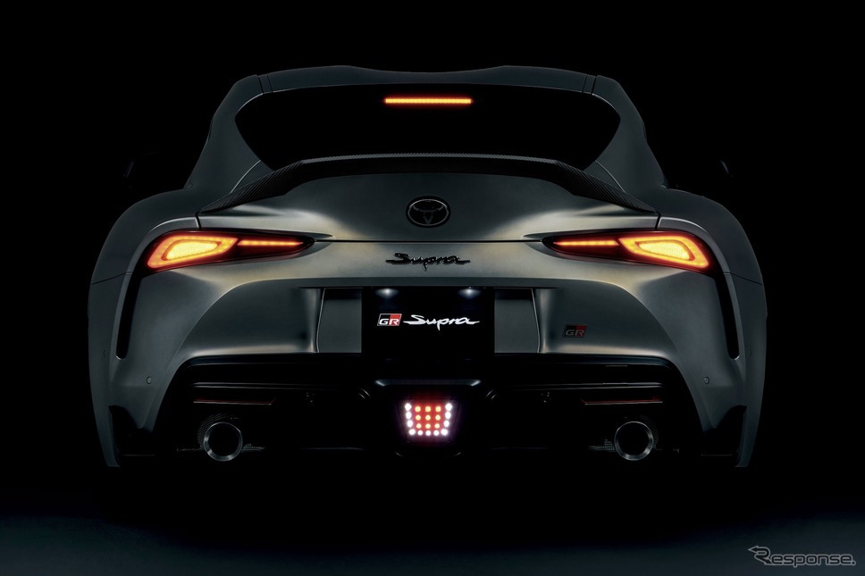LEDリヤフォグ・バックアップランプ《画像提供 トヨタ自動車》