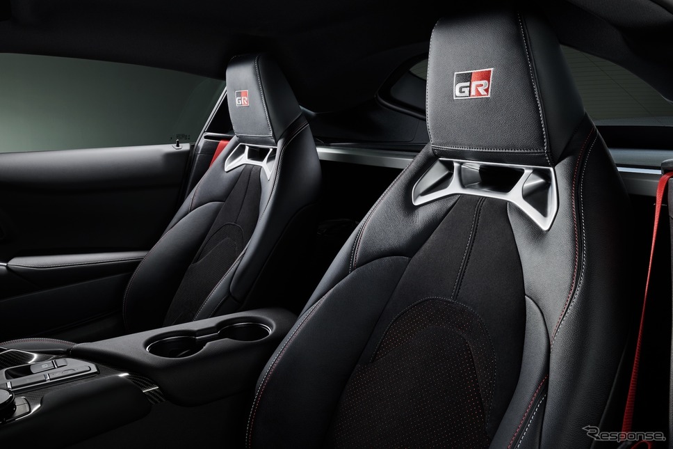スポーツシート《画像提供 トヨタ自動車》